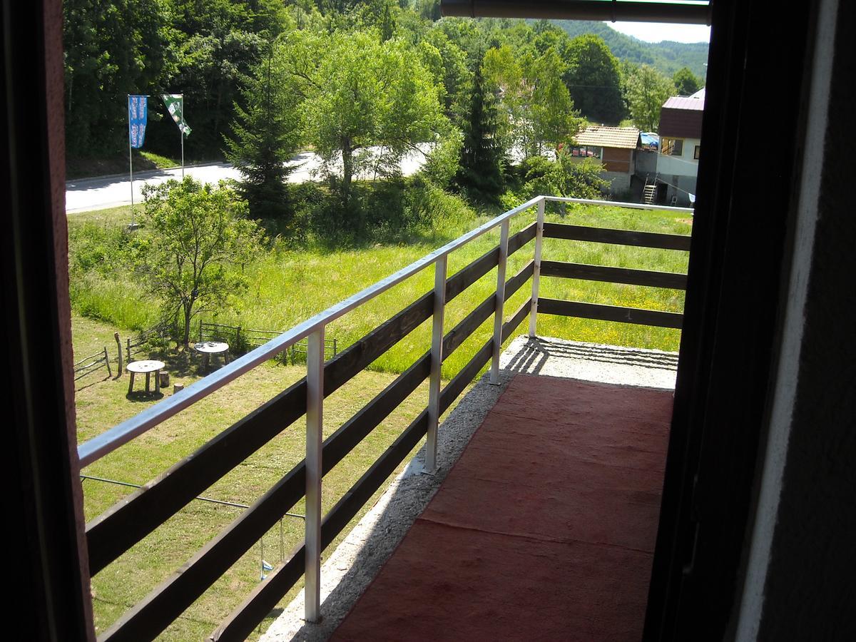 Trnovo Motel Sretno Good Luck מראה חיצוני תמונה