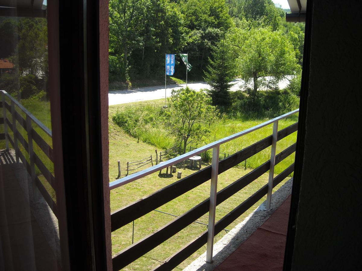 Trnovo Motel Sretno Good Luck מראה חיצוני תמונה